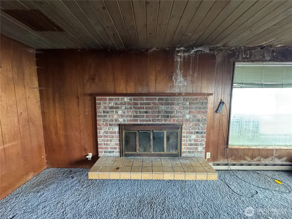 1284 Dines Point Road Greenbank WA 98523