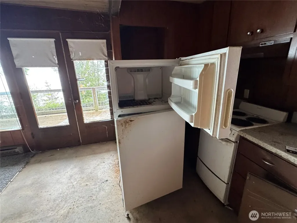 1284 Dines Point Road Greenbank WA 98523