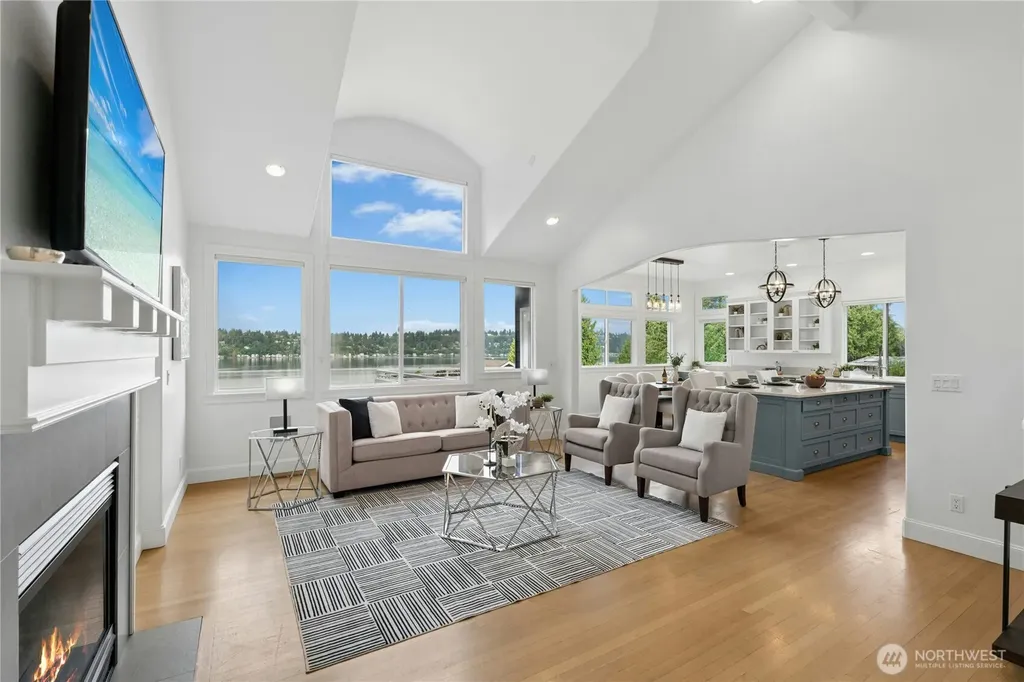 13130 Holmes Point Drive NE Kirkland WA 98034