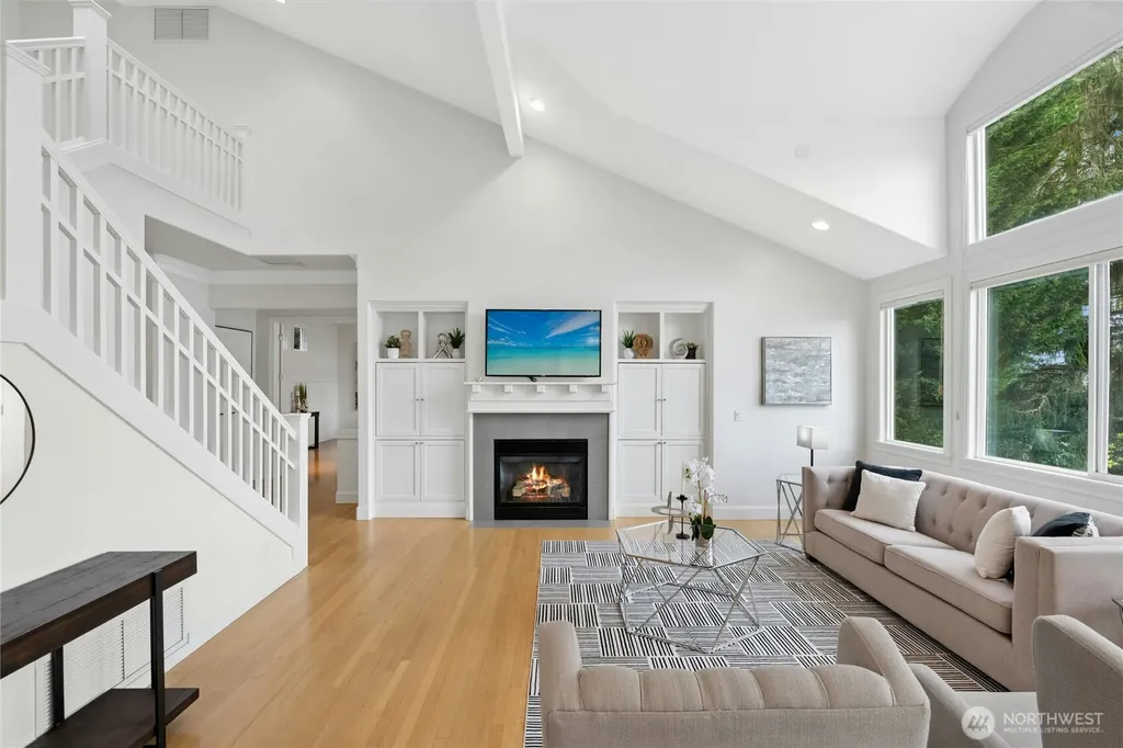 13130 Holmes Point Drive NE Kirkland WA 98034
