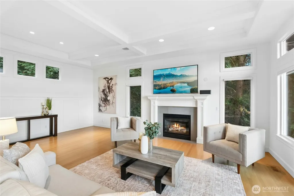 13130 Holmes Point Drive NE Kirkland WA 98034