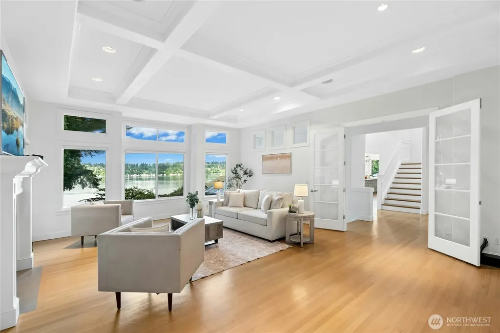 13130 Holmes Point Drive NE Kirkland WA 98034