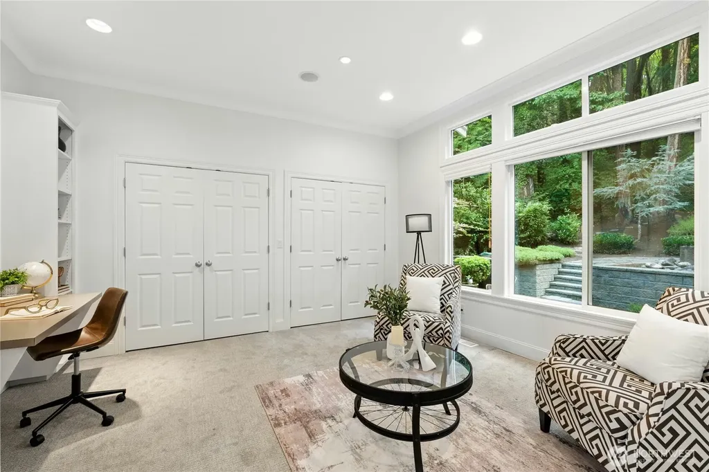 13130 Holmes Point Drive NE Kirkland WA 98034