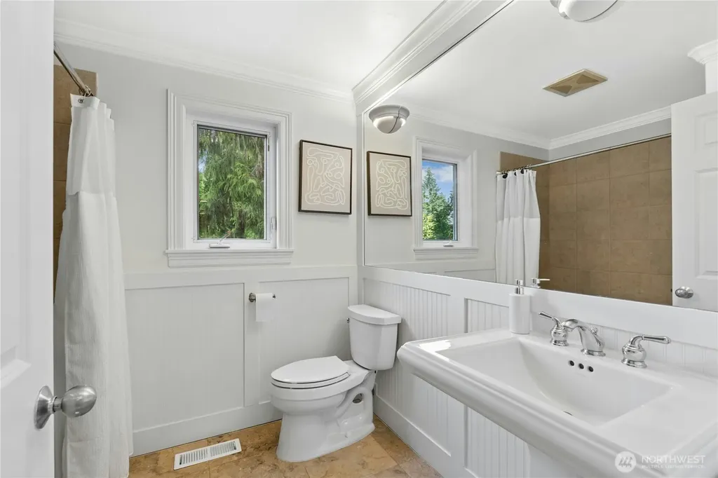 13130 Holmes Point Drive NE Kirkland WA 98034
