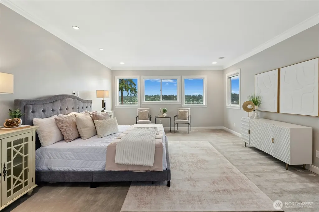 13130 Holmes Point Drive NE Kirkland WA 98034