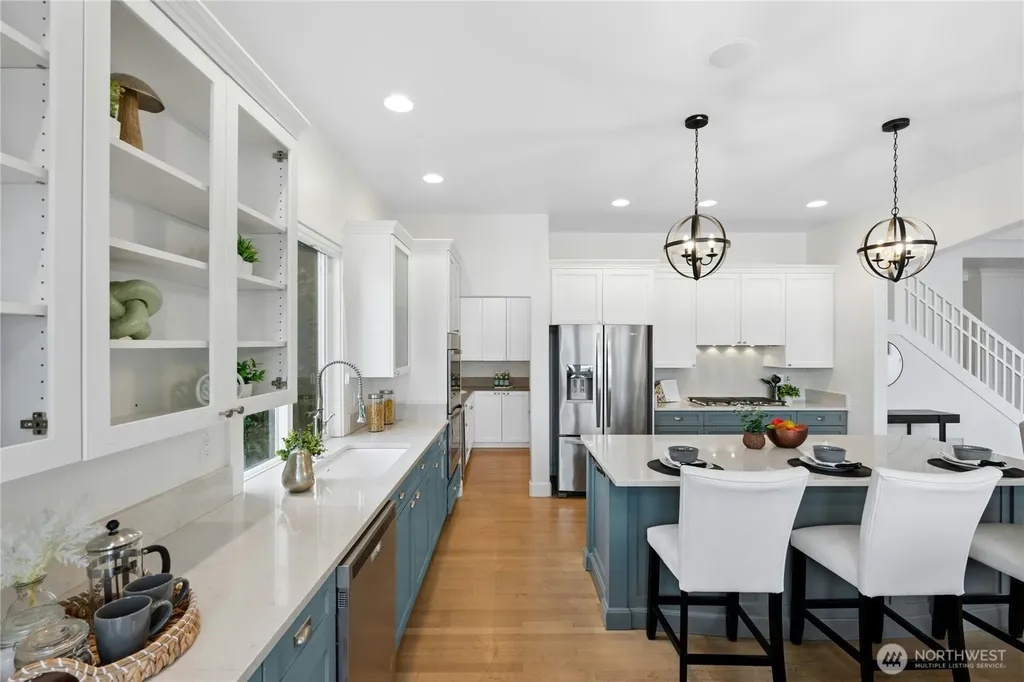 13130 Holmes Point Drive NE Kirkland WA 98034