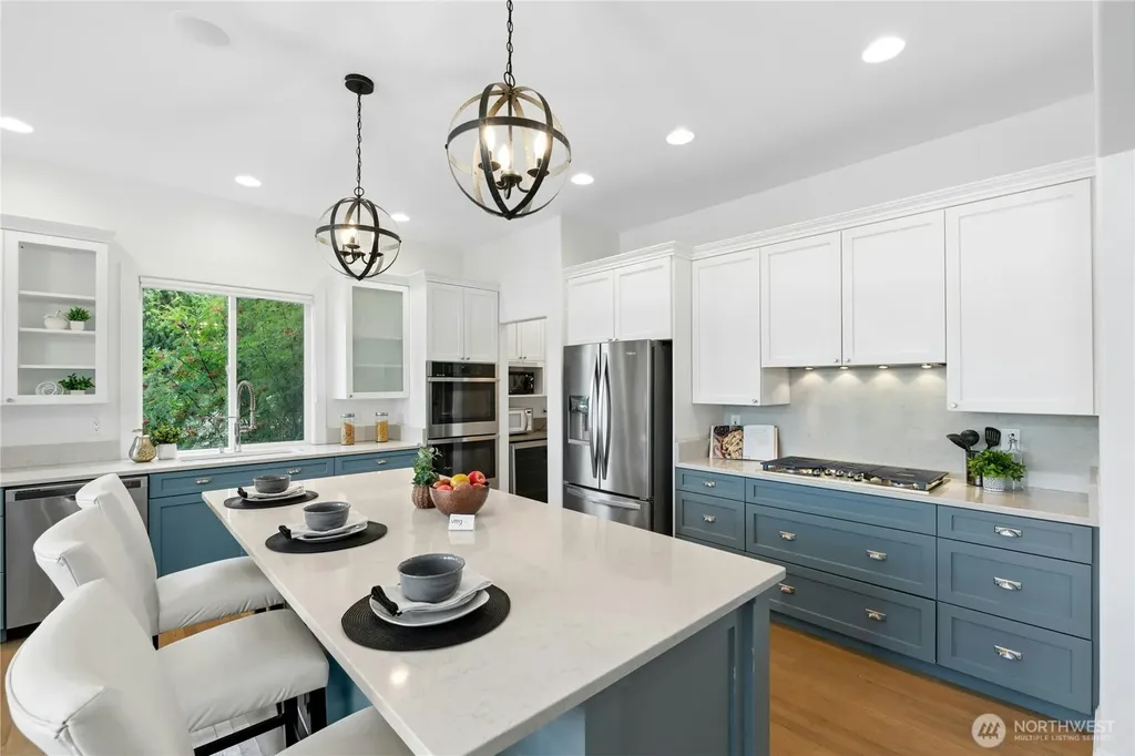 13130 Holmes Point Drive NE Kirkland WA 98034