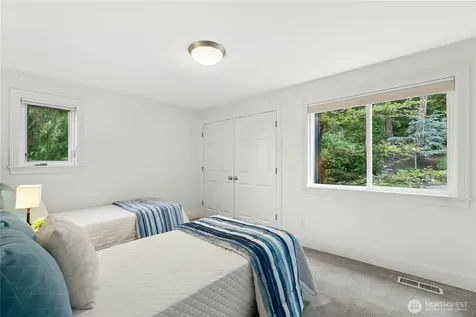 13130 Holmes Point Drive NE Kirkland WA 98034