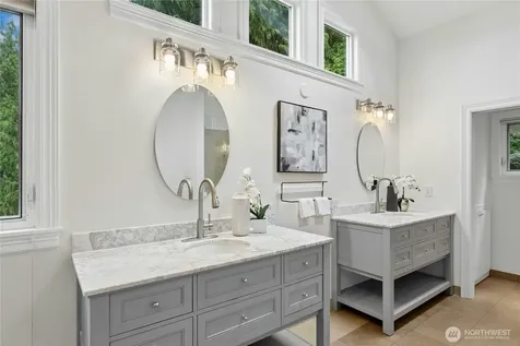 13130 Holmes Point Drive NE Kirkland WA 98034