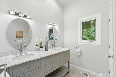 13130 Holmes Point Drive NE Kirkland WA 98034