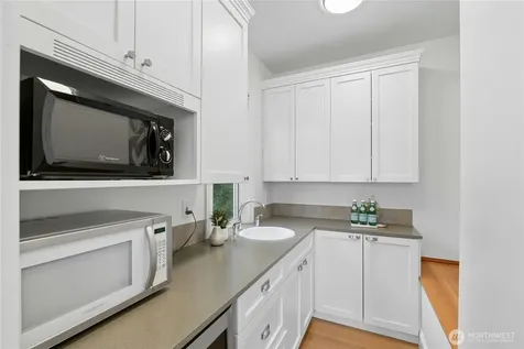 13130 Holmes Point Drive NE Kirkland WA 98034