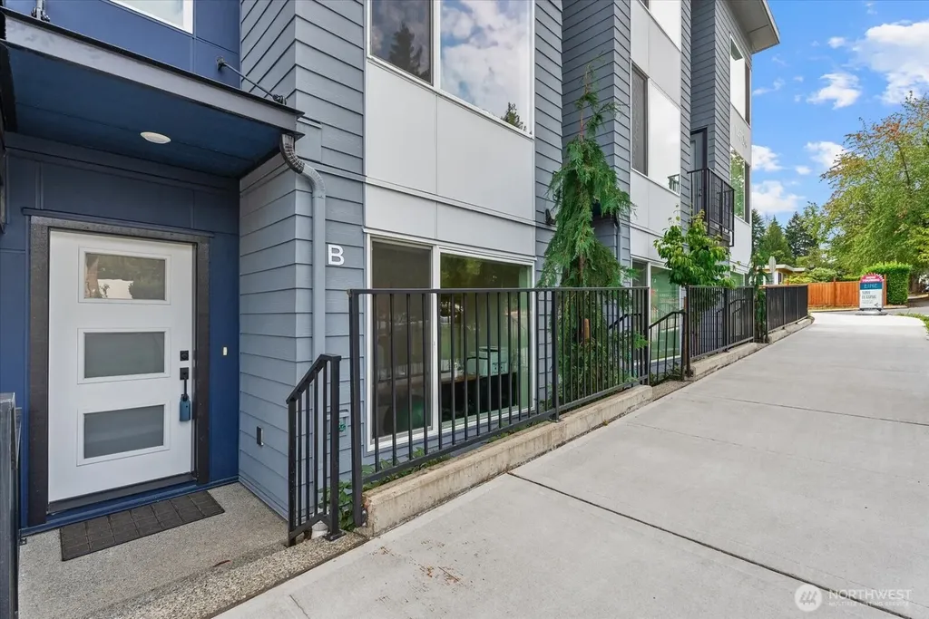 14704 Meridian Avenue N Shoreline WA 98133