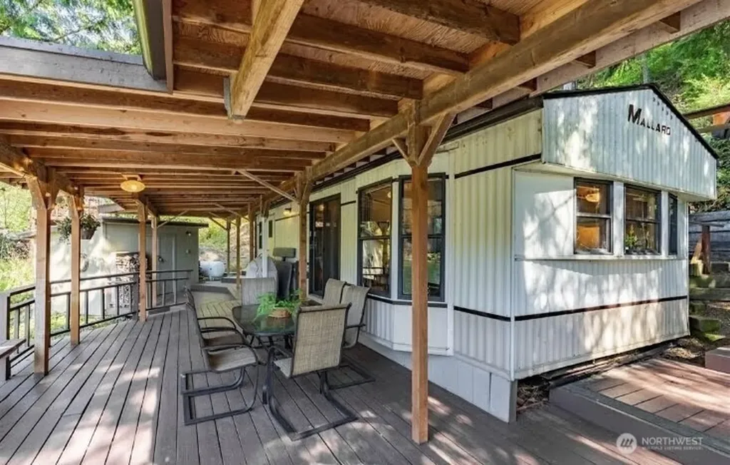 1817 Sleepy Hollow Lane Bellingham WA 98226