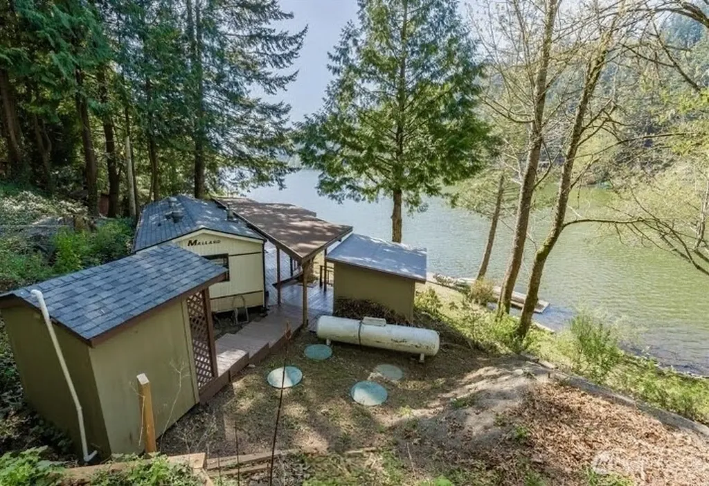 1817 Sleepy Hollow Lane Bellingham WA 98226
