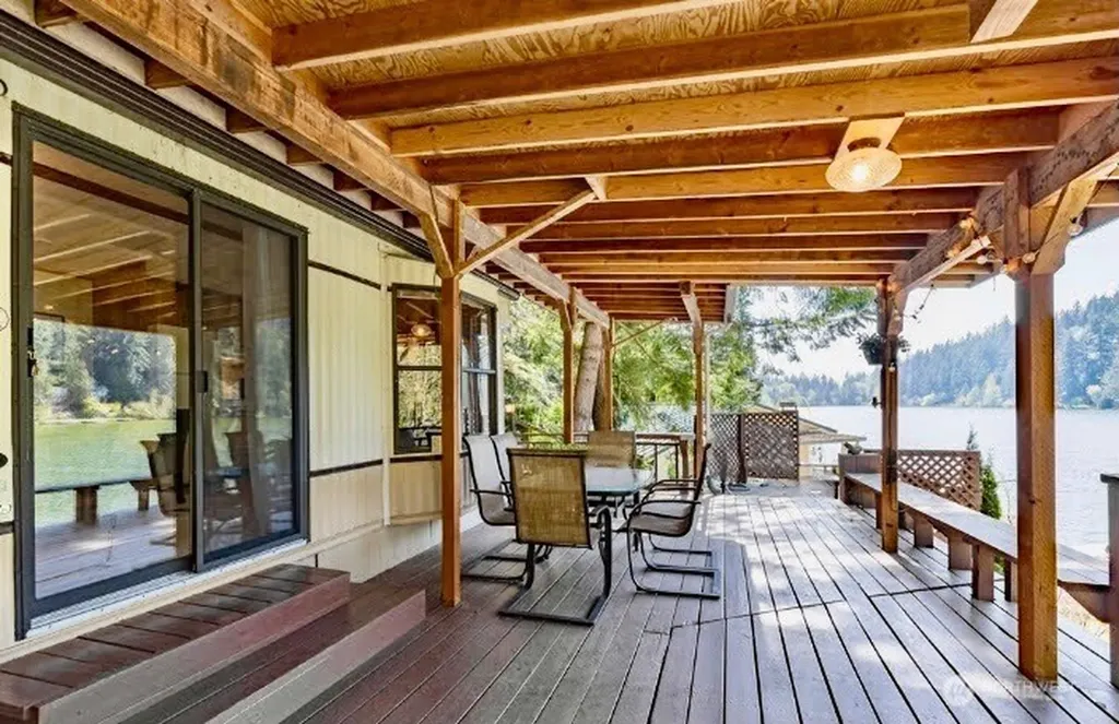 1817 Sleepy Hollow Lane Bellingham WA 98226