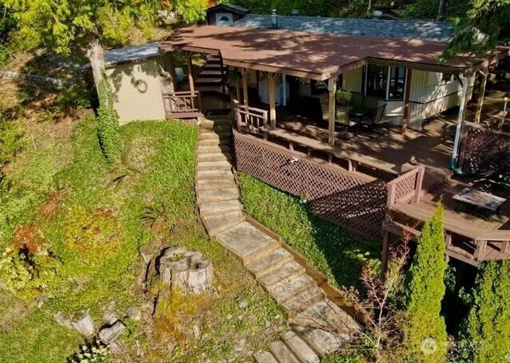 1817 Sleepy Hollow Lane Bellingham WA 98226