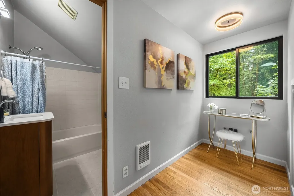 19217 SE 62nd Place Issaquah WA 98027