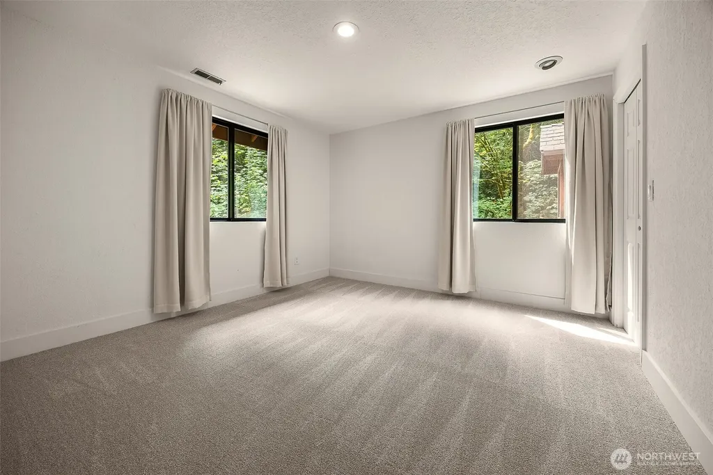19217 SE 62nd Place Issaquah WA 98027