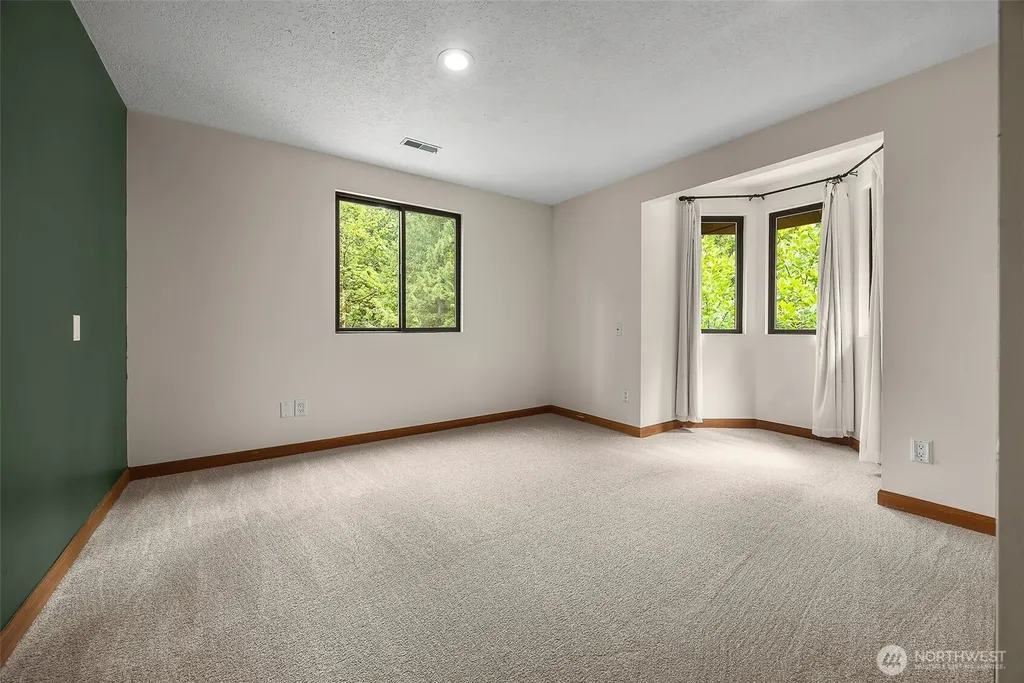 19217 SE 62nd Place Issaquah WA 98027
