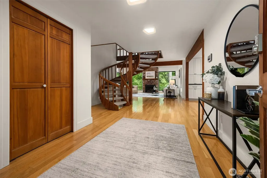 19217 SE 62nd Place Issaquah WA 98027
