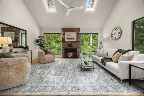 19217 SE 62nd Place Issaquah WA 98027