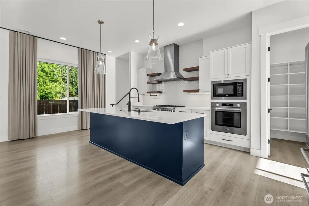 16914 1st Place S Burien WA 98148