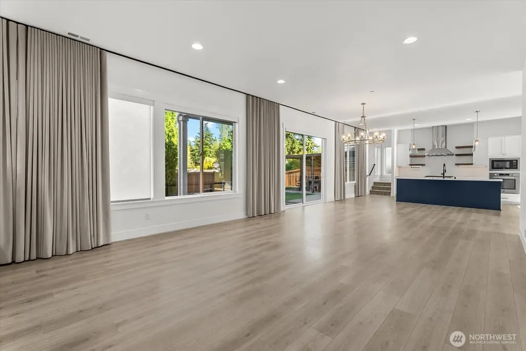16914 1st Place S Burien WA 98148