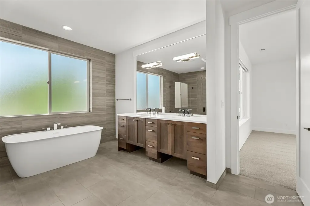 16914 1st Place S Burien WA 98148