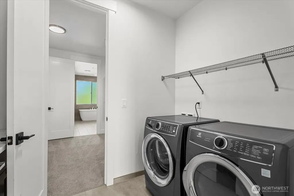 16914 1st Place S Burien WA 98148