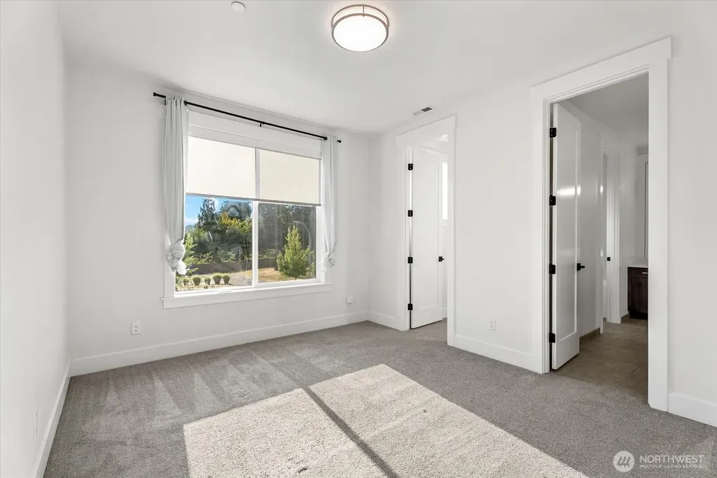 16914 1st Place S Burien WA 98148