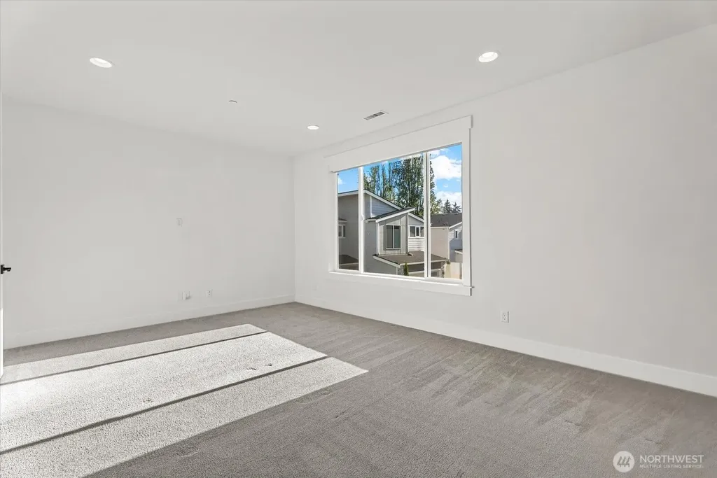 16914 1st Place S Burien WA 98148