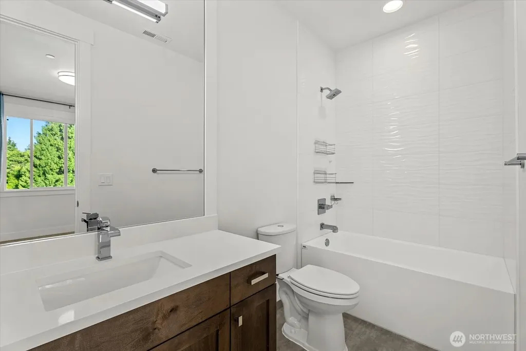 16914 1st Place S Burien WA 98148