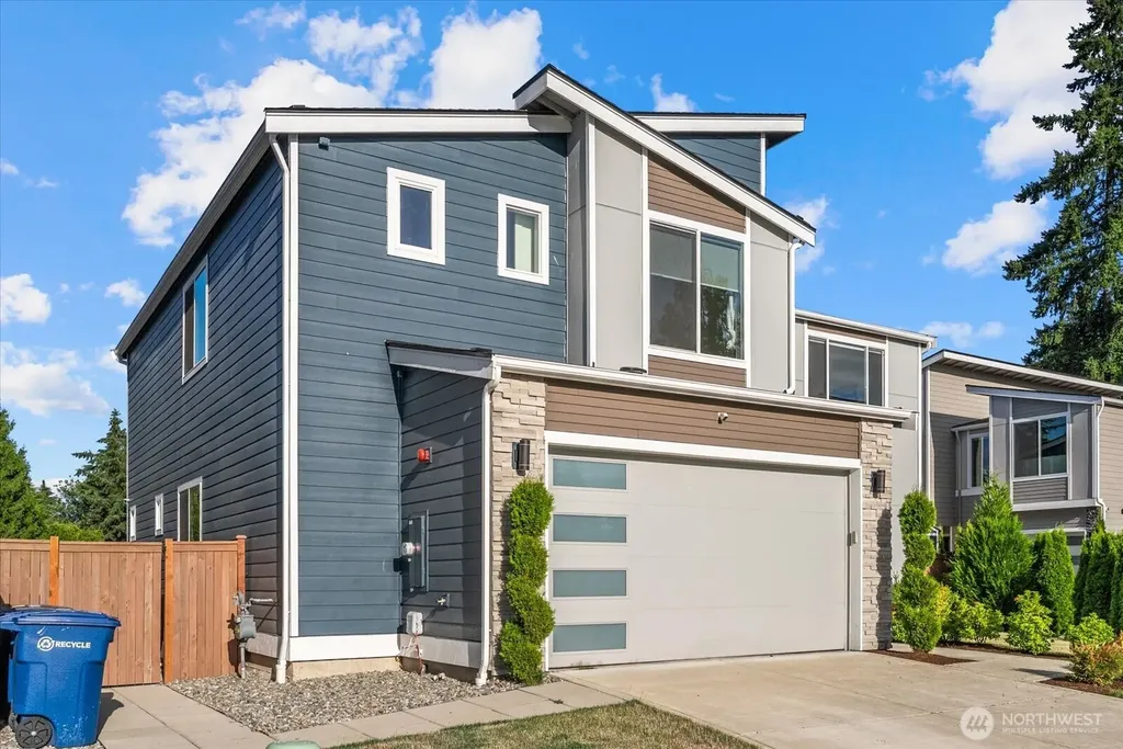 16914 1st Place S Burien WA 98148