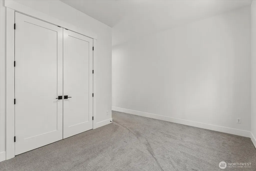 16914 1st Place S Burien WA 98148