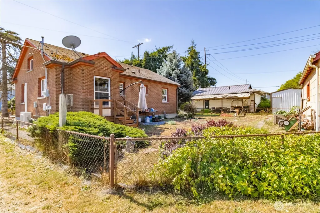 303 3rd Street NE Yelm WA 98597