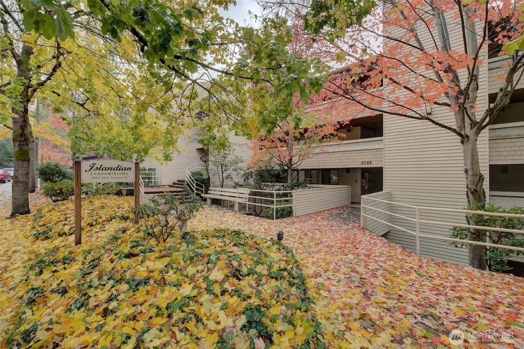 3055 80th Avenue SE Mercer Island WA 98040