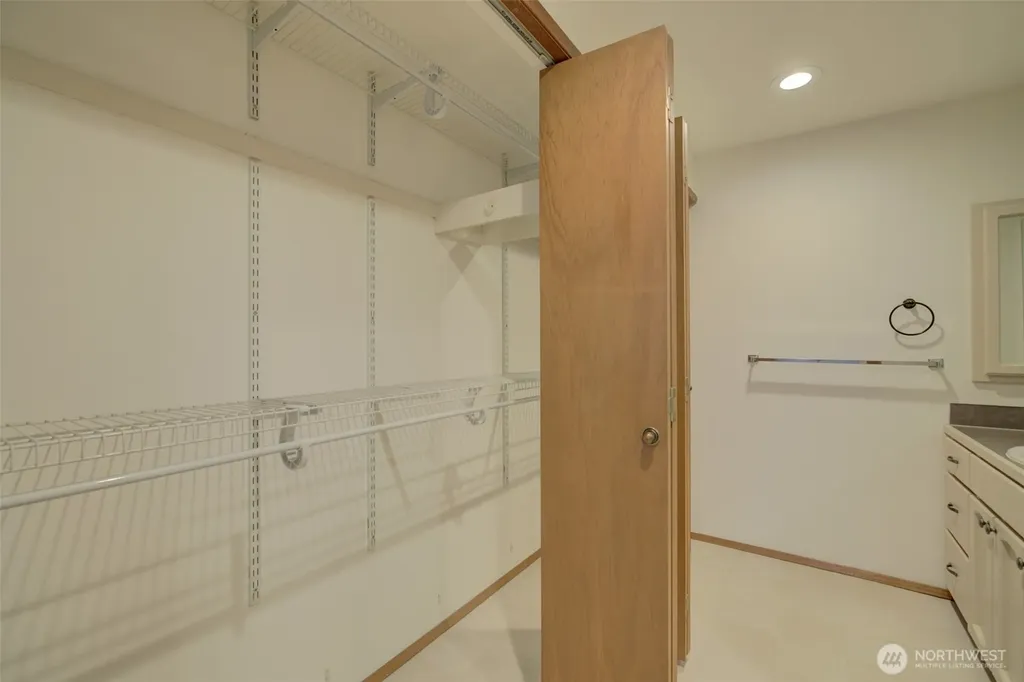 3055 80th Avenue SE Mercer Island WA 98040