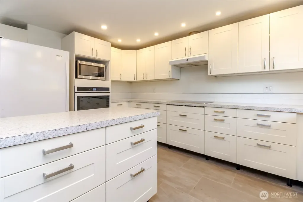 4751 S 172nd Place Seatac WA 98188