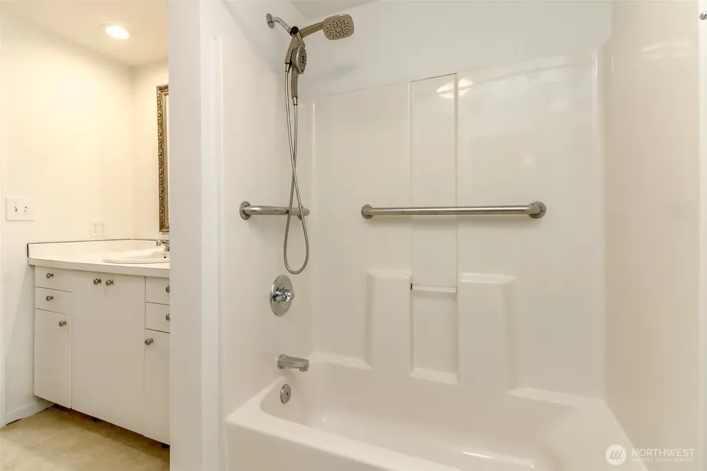 4751 S 172nd Place Seatac WA 98188