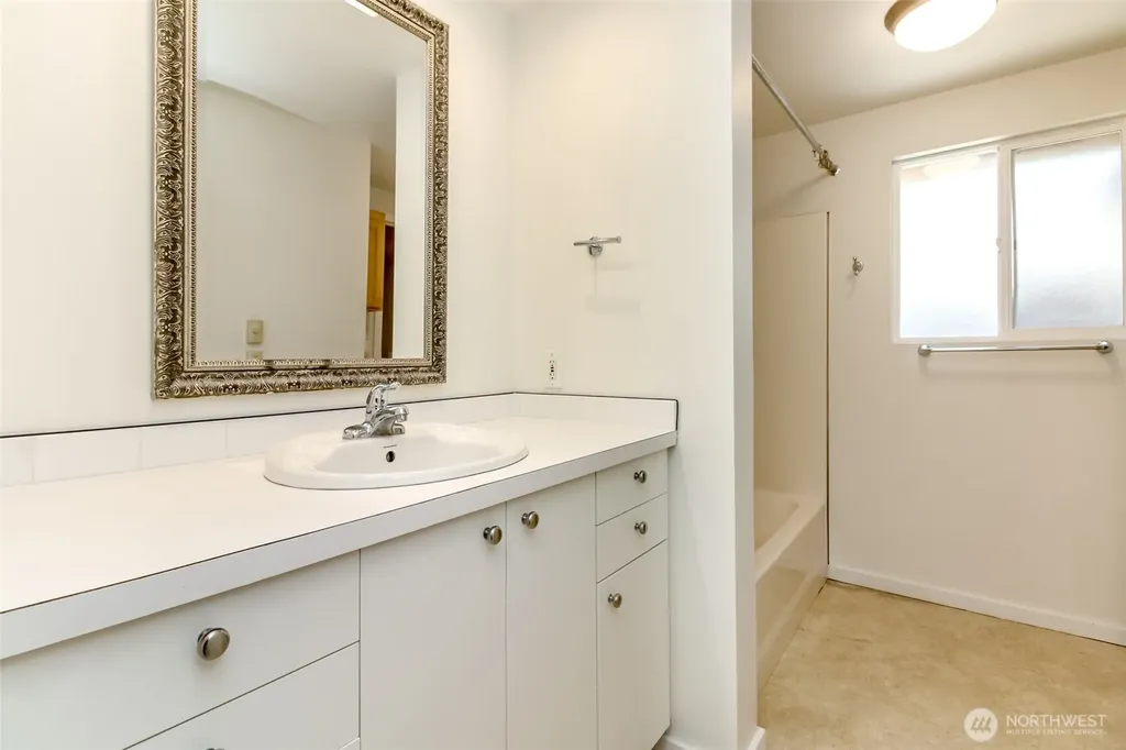 4751 S 172nd Place Seatac WA 98188