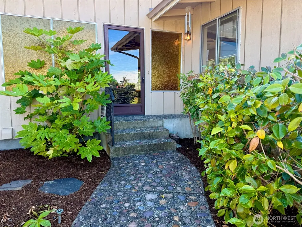 51 Victoria Loop Port Townsend WA 98368