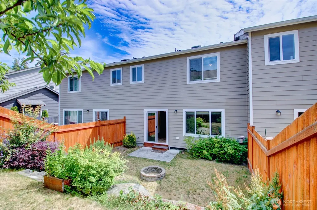 1767 SW Cooper Way Oak Harbor WA 98277