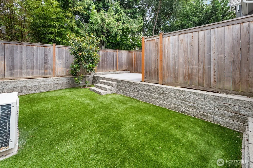 6538 11th Avenue NW Seattle WA 98117