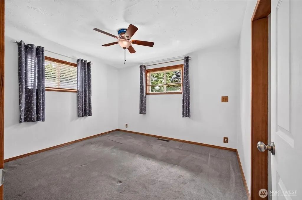 233 Cascade Street Buckley WA 98321