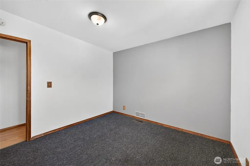 233 Cascade Street Buckley WA 98321