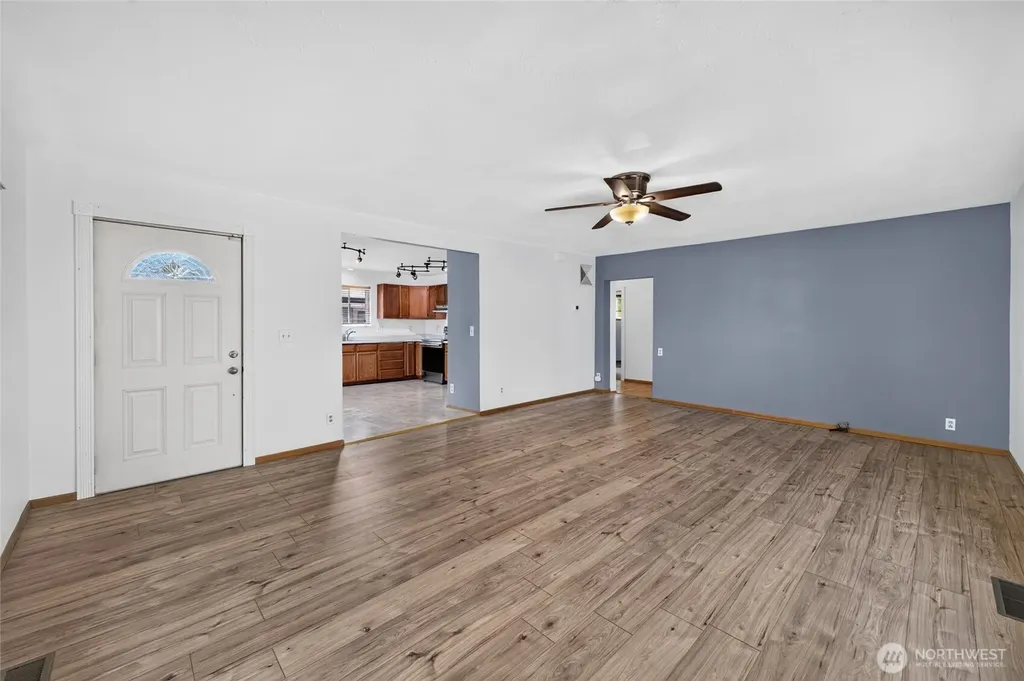 233 Cascade Street Buckley WA 98321