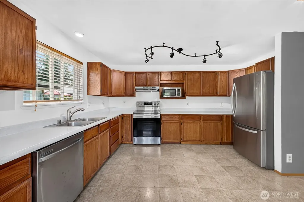 233 Cascade Street Buckley WA 98321