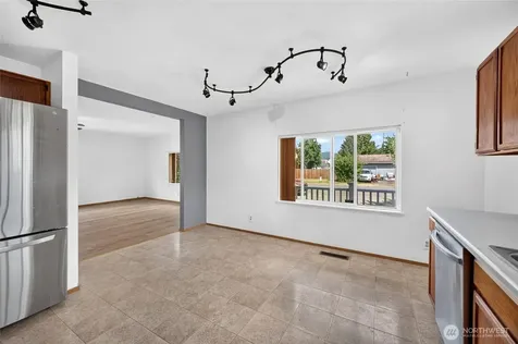 233 Cascade Street Buckley WA 98321