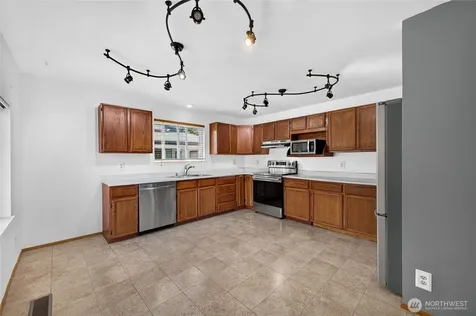 233 Cascade Street Buckley WA 98321