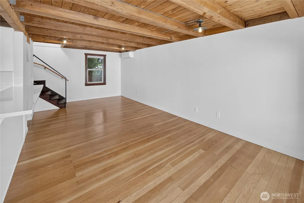 6538 11th Avenue NW Seattle WA 98117